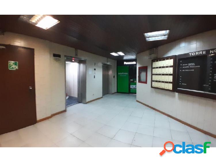 Se vende oficina 54m2 Plaza Venezuela1072