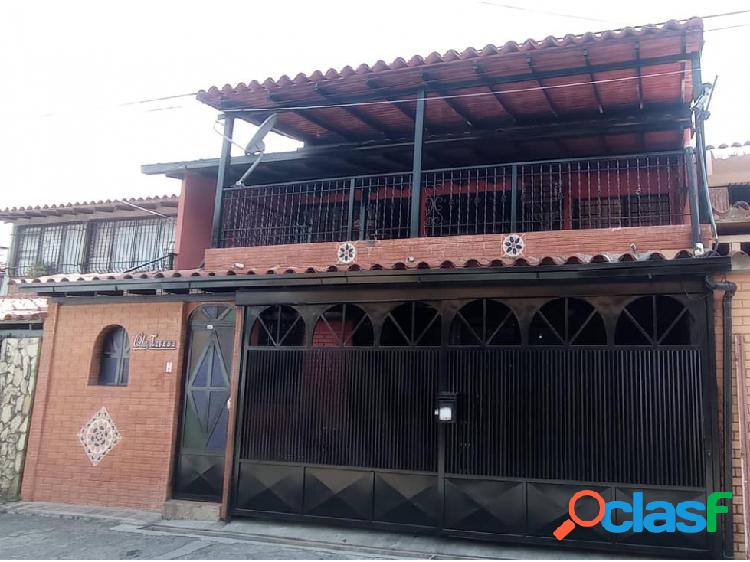 CASA EN VALLE ARRIBA RES. LOS BUCARES (GUATIRE) - FINANCIADA