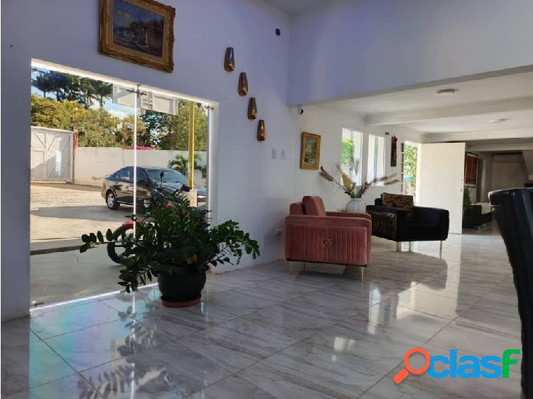 En venta casa en colinas del manzano con piscina