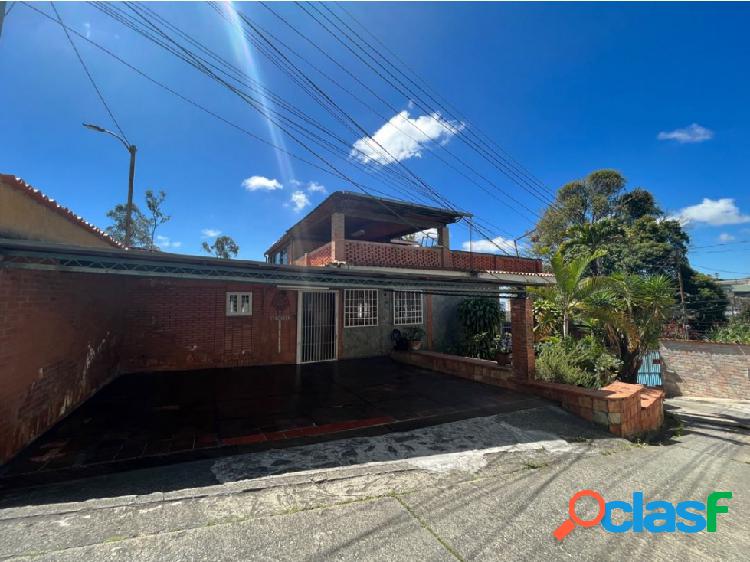 Venta casa con Anexo 510m2 terreno817m2 Carrizal Los Teques