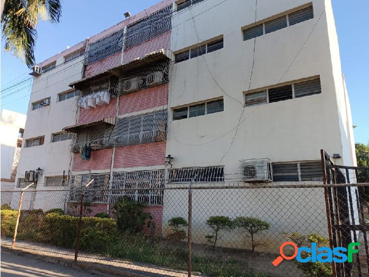 APARTAMENTO EN VENTA CONJ RES EL PALMAR CABUDARE