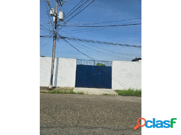 SE ALQUILA TERRENO CON GALPON EN EL BARRIO LA ARENOSA