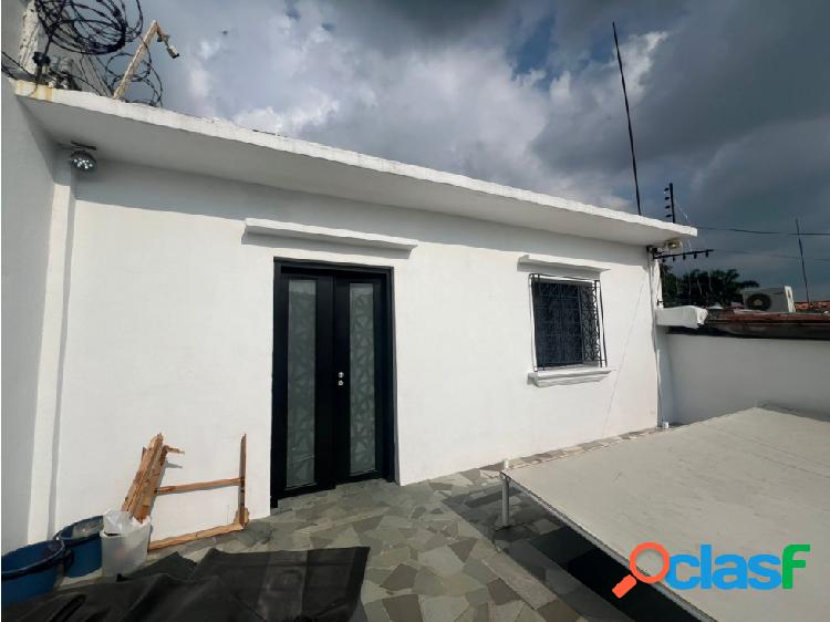 Se alquila Local 100m² en Los Palos Grandes