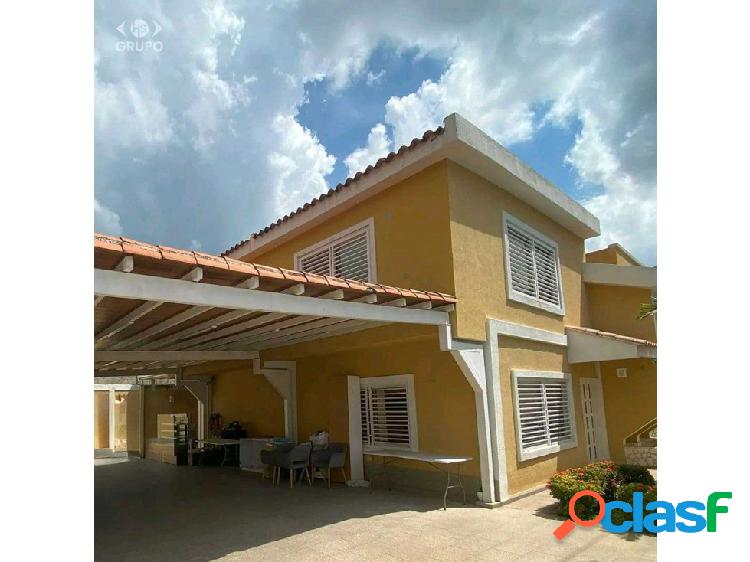 Se vende townhouse Urb. Andrés Bello, Las Delicias Maracay
