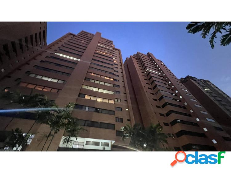 Annic Coronado Vende APARTAMENTO DE LUJO EN LA TRIGALEÑA.