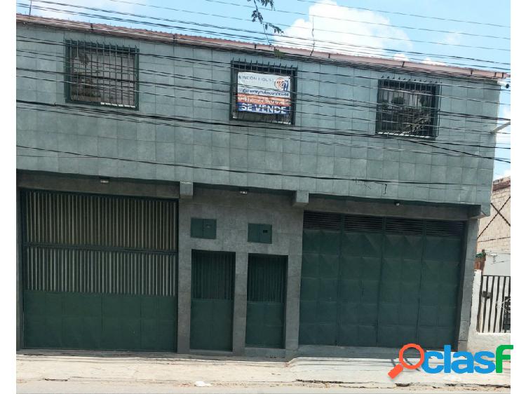 Casa en Alquiler en la Av. Constitución, Maracay