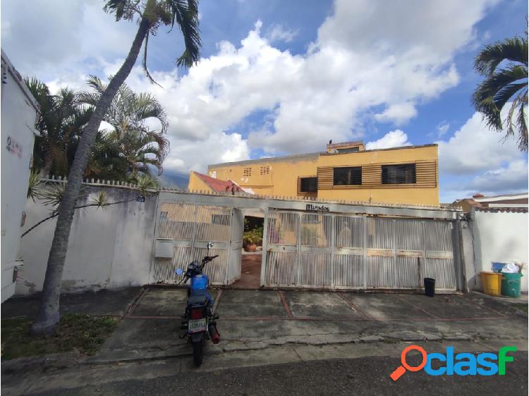 Casa para remodelar en venta, Caurimare, Calle Cerrada