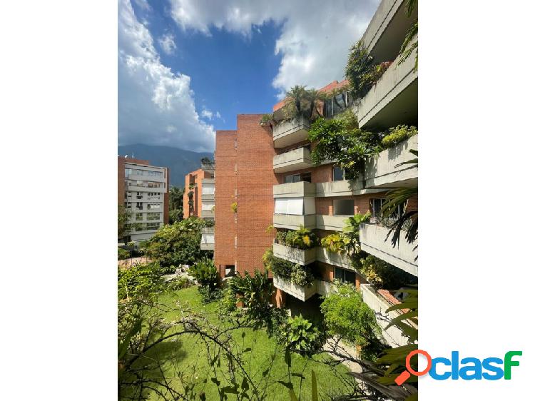 EN VENTA apartamento en calle cerrada, San Marino 180m2