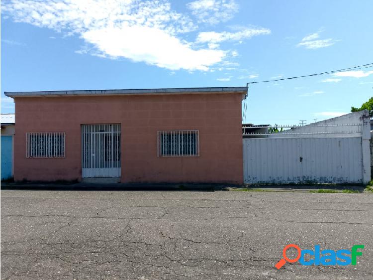 SE VENDE CASA BARRIO LA ARENOSA VE08-313BA-YROS