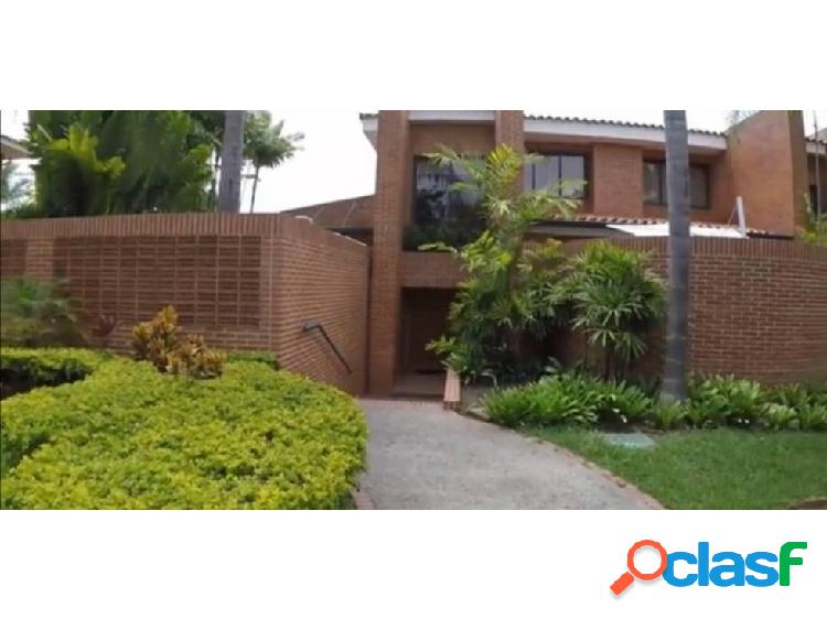 Se vende casa 410m2 4h/4b/7p Caurimare 3199