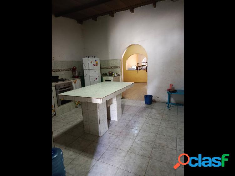 VENTA DE CASA EN EL CENTRO DE GUACARA 43-20