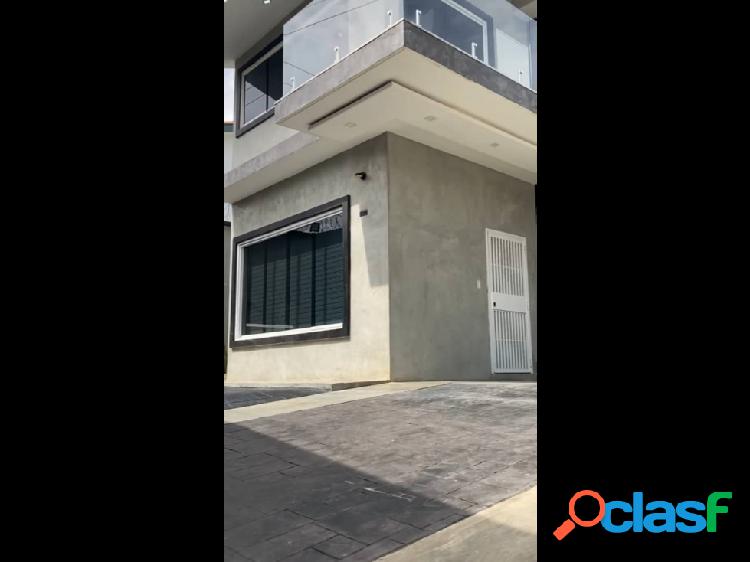 VENTA DE ESPECTACULAR Y MODERNA CASA URB EL BOSQUE VALENCIA