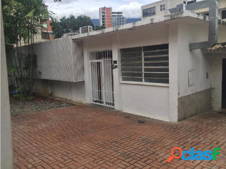 Vendo casa 450m2 5h/2b/3p Las Mercedes 9657