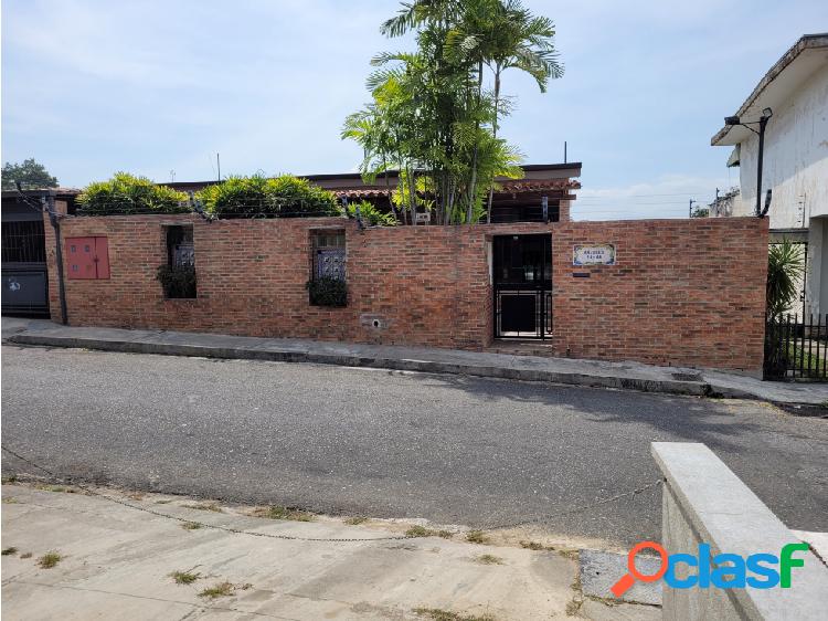 Vendo casa 690m2 8h/9b/3p más 2 Anexos de 130 m2 C/U El